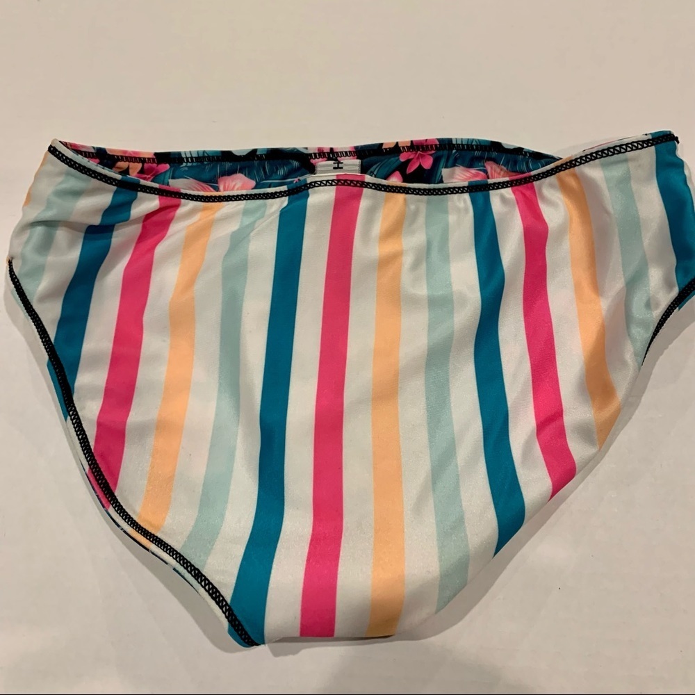HURLEY Reversible Floral / Stripe Bikini Bottoms - Picture 4 of 5